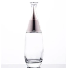 120 ml läbipaistvast klaasist kreemipudel